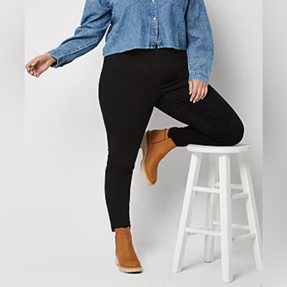 a.n.a Women’s Distressed Black Jegging Skinny Fit Jeans with Stretch - size 18W